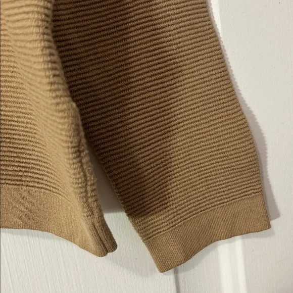 Banana Republic brand long sleeve top. size Small - Picture 3 of 4